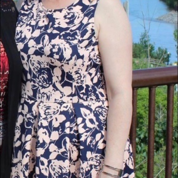 Beautiful Knee Length Dress - Picture 2 of 2